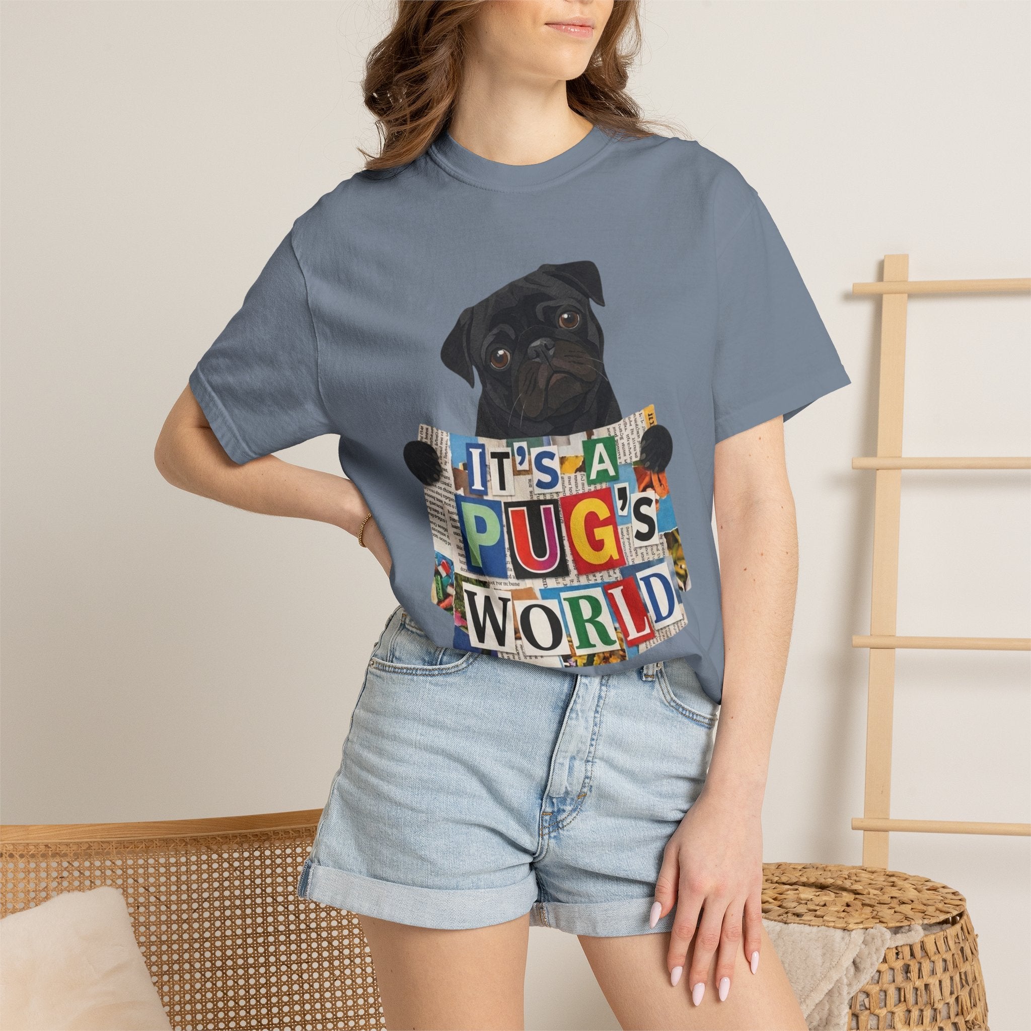Cute Black Pug Mom T-Shirt | 90s Retro Pug Tee