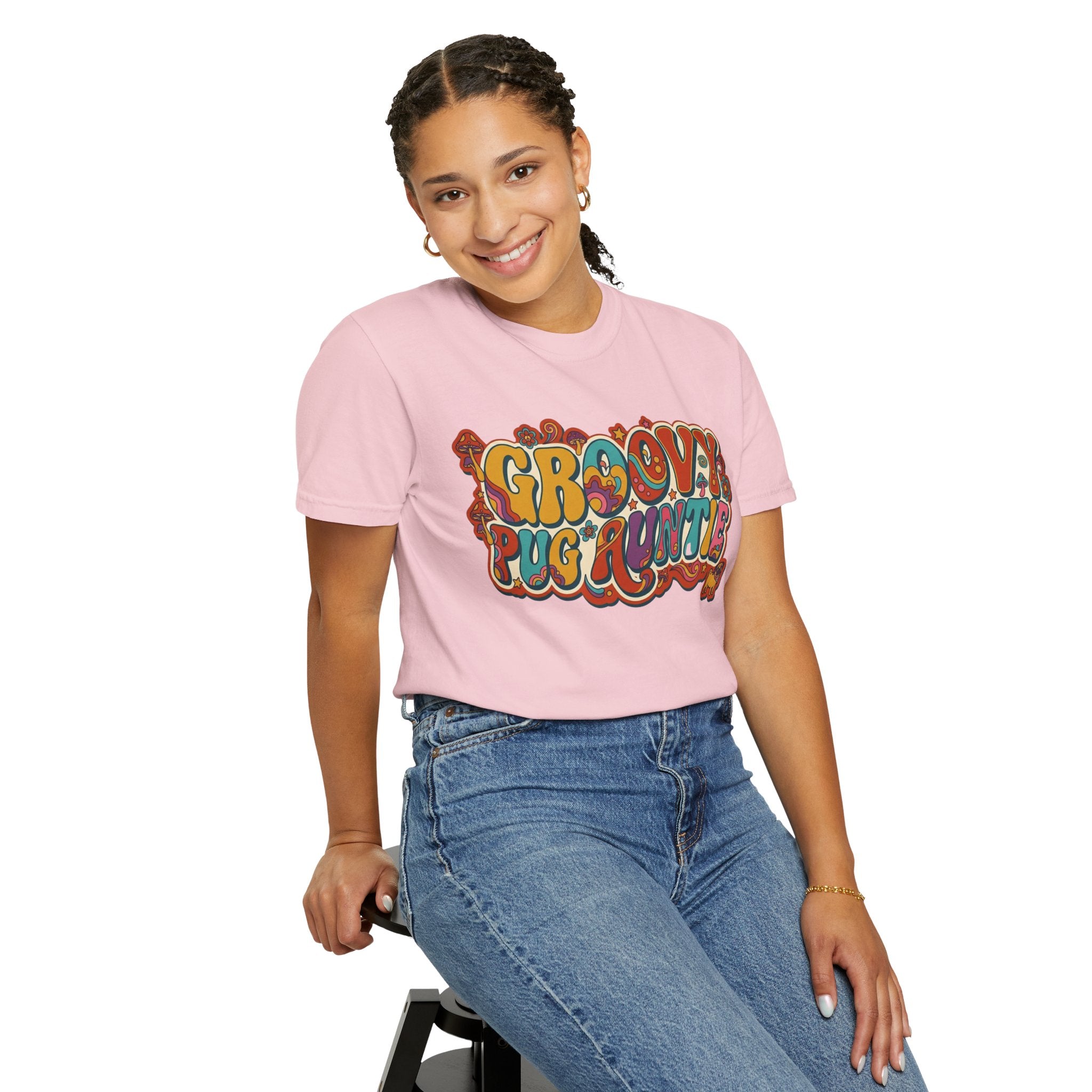 Groovy Pug Auntie T-Shirt | Retro 70s Psychedelic Dog Graphic