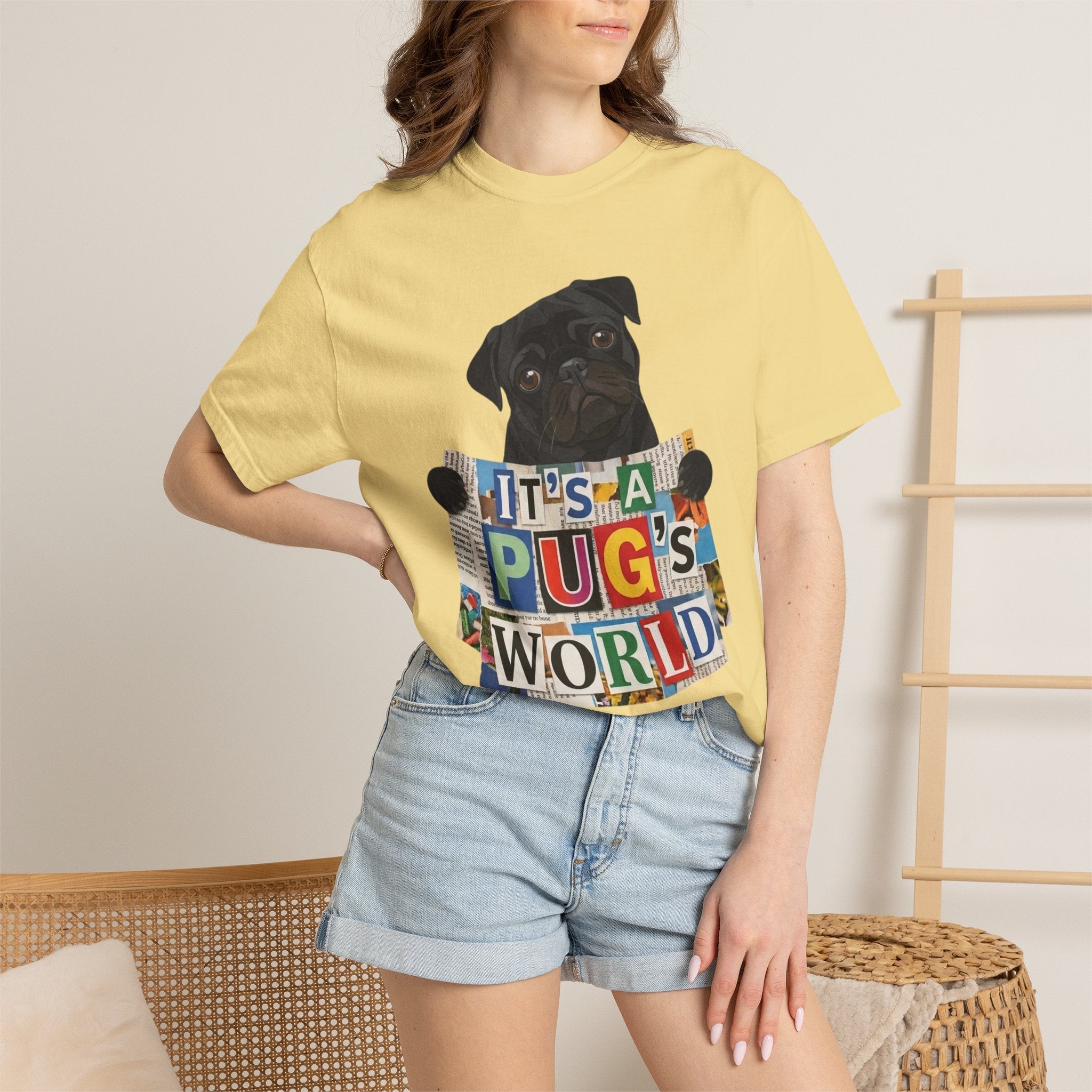 Cute Black Pug Mom T-Shirt | 90s Retro Pug Tee