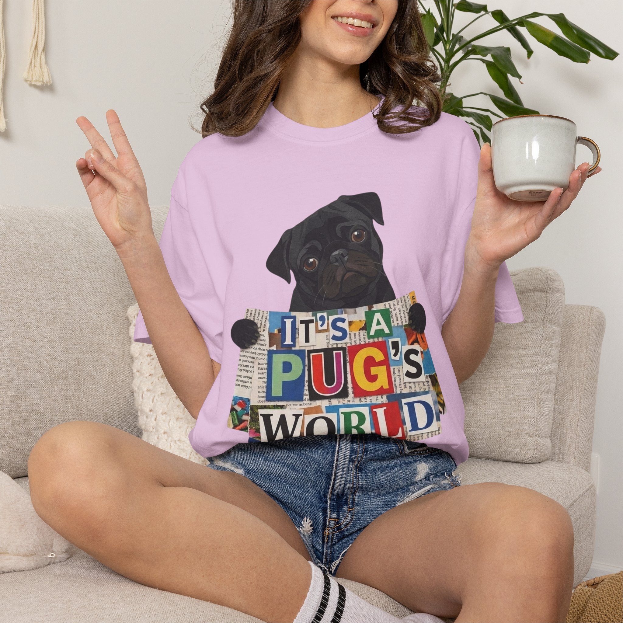 Cute Black Pug Mom T-Shirt | 90s Retro Pug Tee