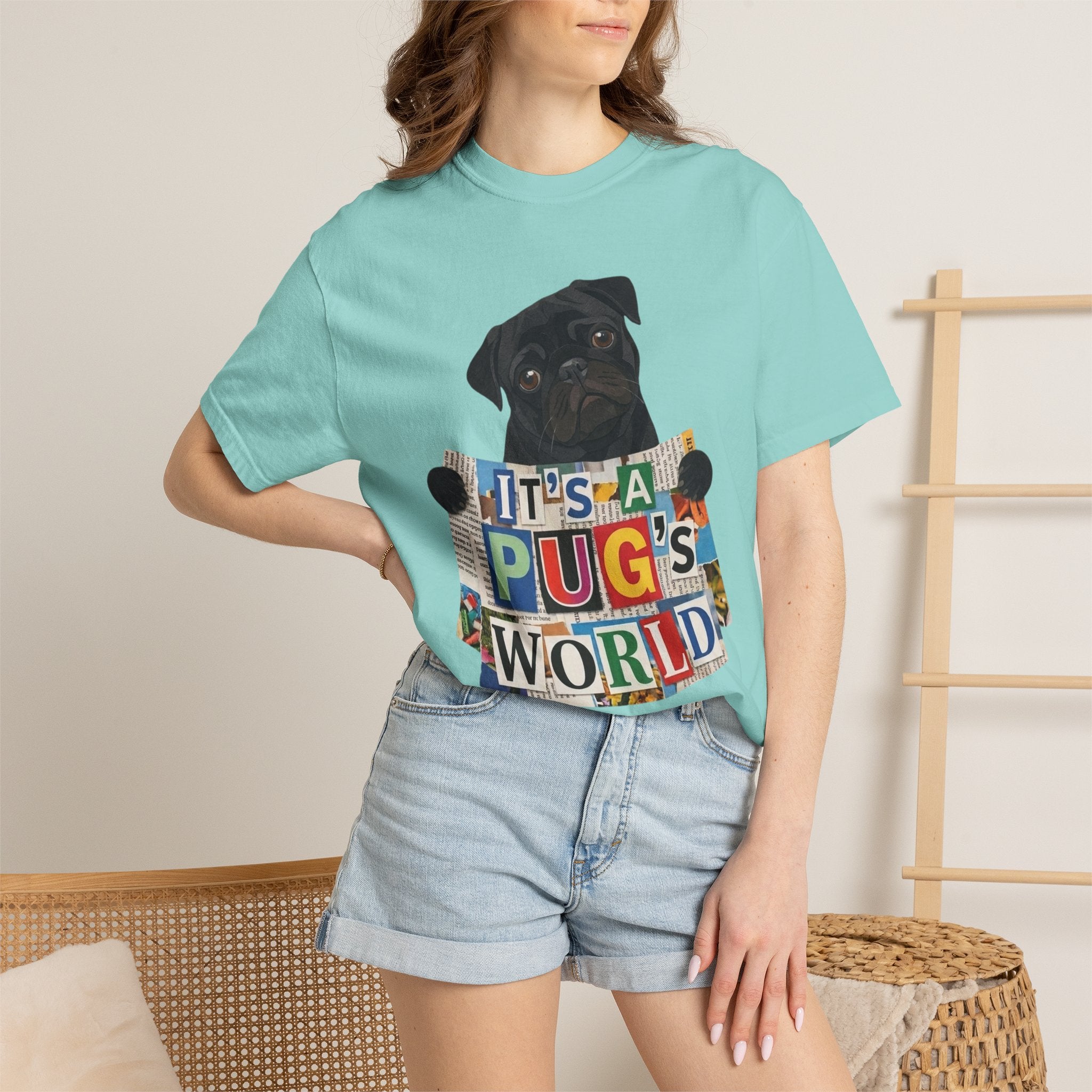 Cute Black Pug Mom T-Shirt | 90s Retro Pug Tee