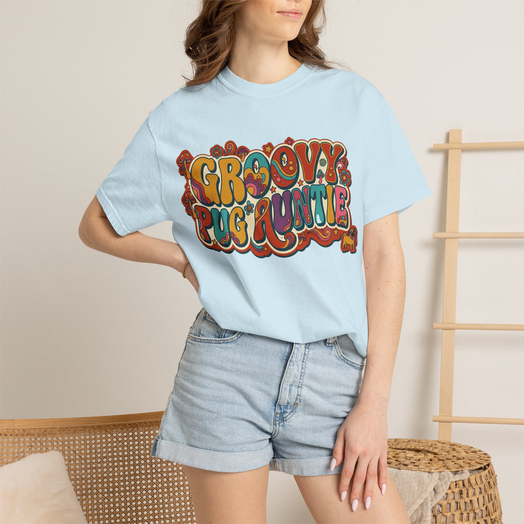 Groovy Pug Auntie T-Shirt | Retro 70s Psychedelic Dog Graphic